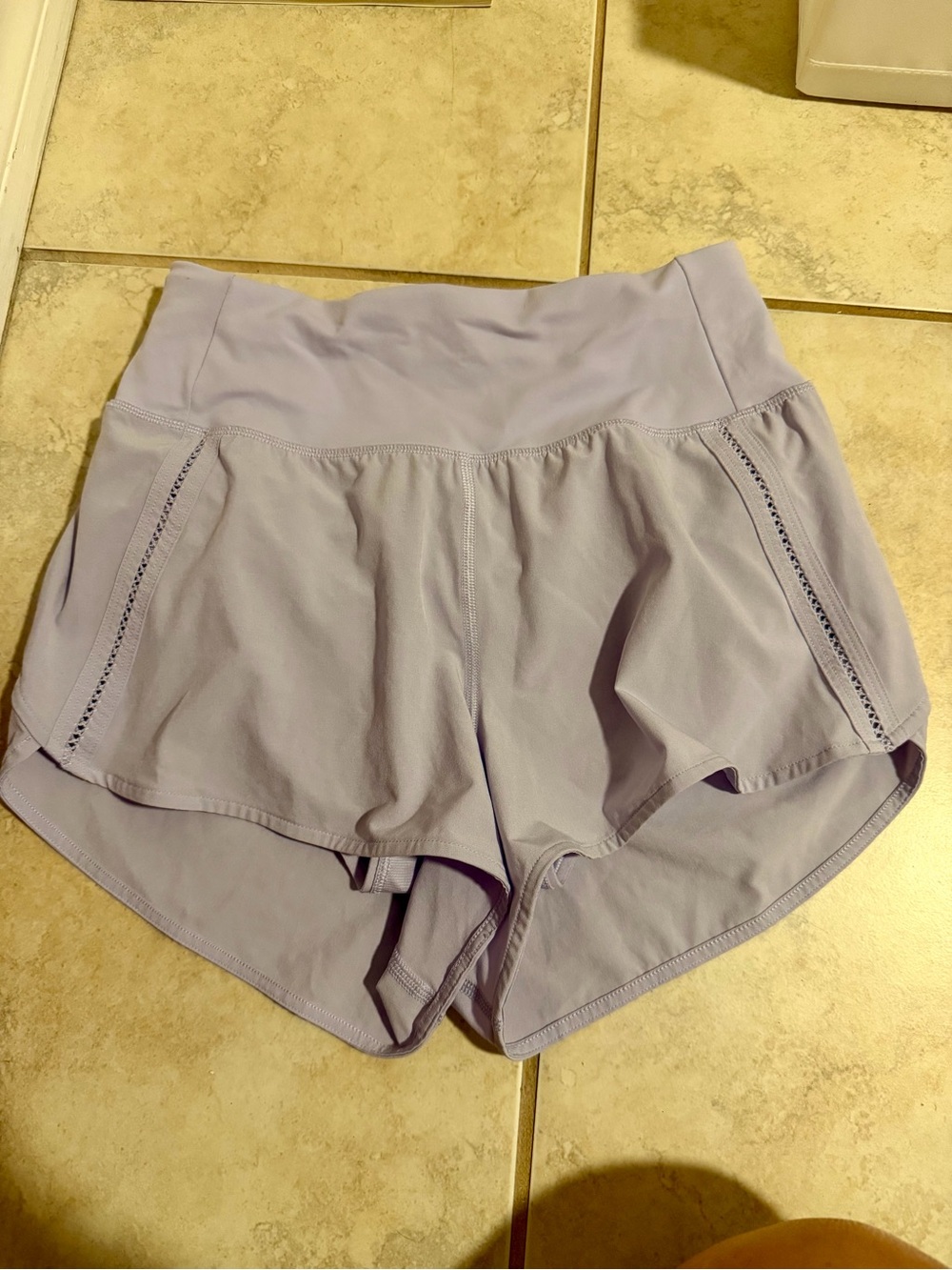 Lululemon 2.5inch high waisted Speed It Up Shorts